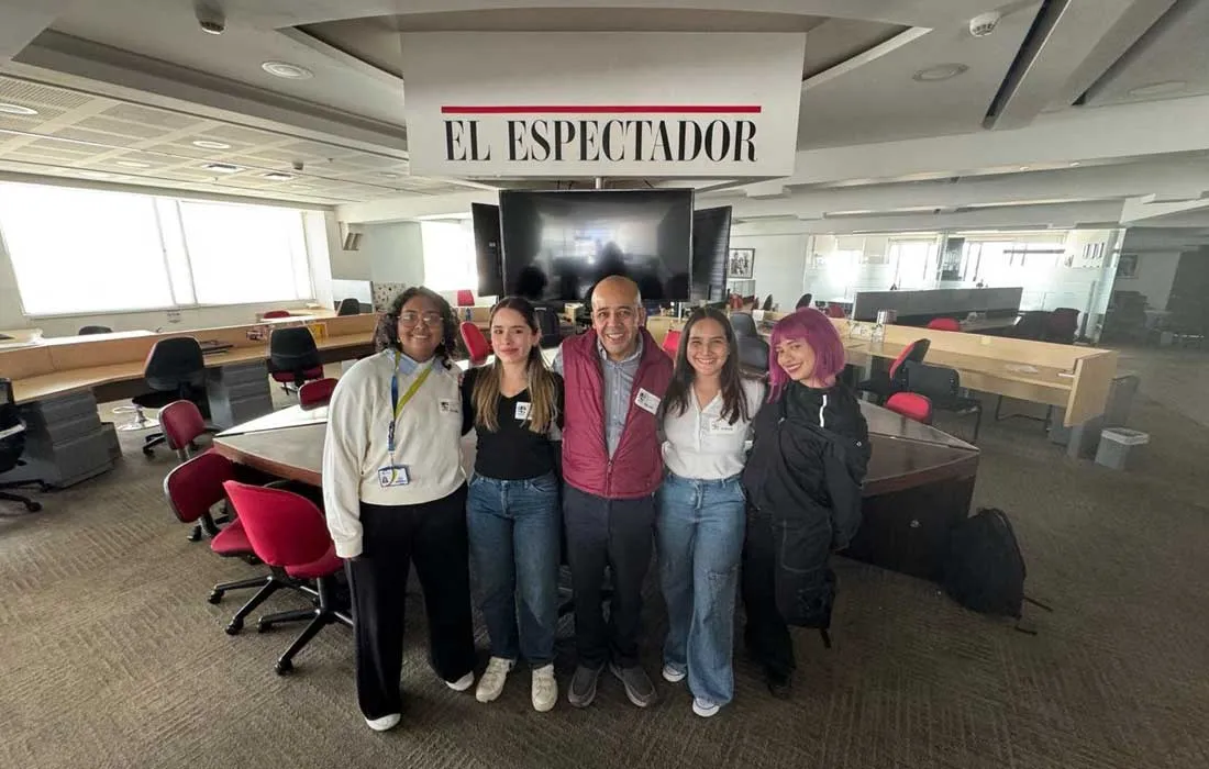 Estudiantes javerianos desarrollan cuadernillos editoriales en colaboración con El Espectador