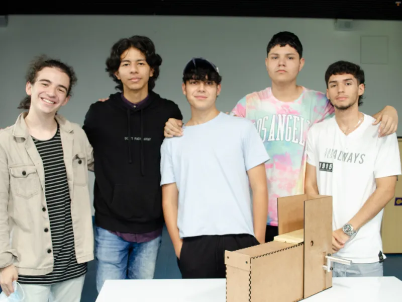 Estudiante de Ingeniería Mecánica diseñaron juegos interactivos para explicar un principio físico a menores de edad Estudiante de Ingeniería Mecánica diseñaron juegos interactivos para explicar un principio físico a menores de edad