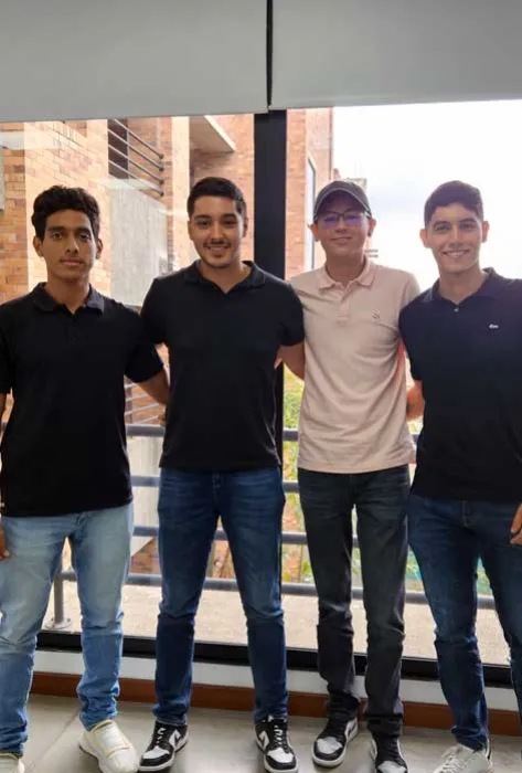 Sebastián Manchola, Santiago Córdoba, Juan Camilo, campo y Álvaro Mina, estudiantes de octavo semestre de Arquitectura, se convirtieron en los ganadores de la segunda edición del concurso Casa de los Sentidos de la Javeriana Cali