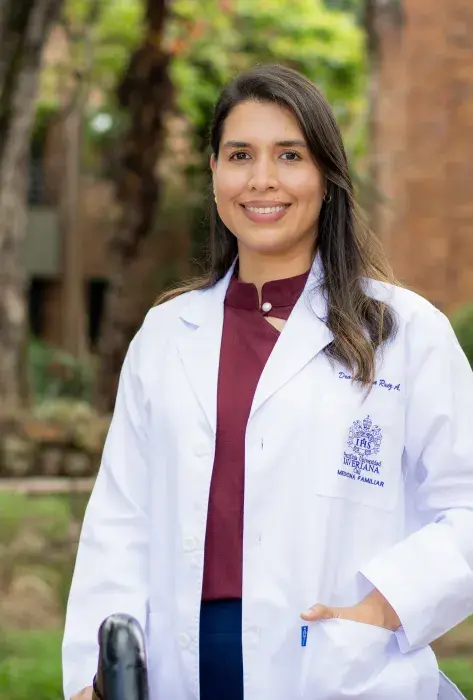 Carolina Ruíz Ayala, nueva directora del Departamento de Clínicas Médicas
